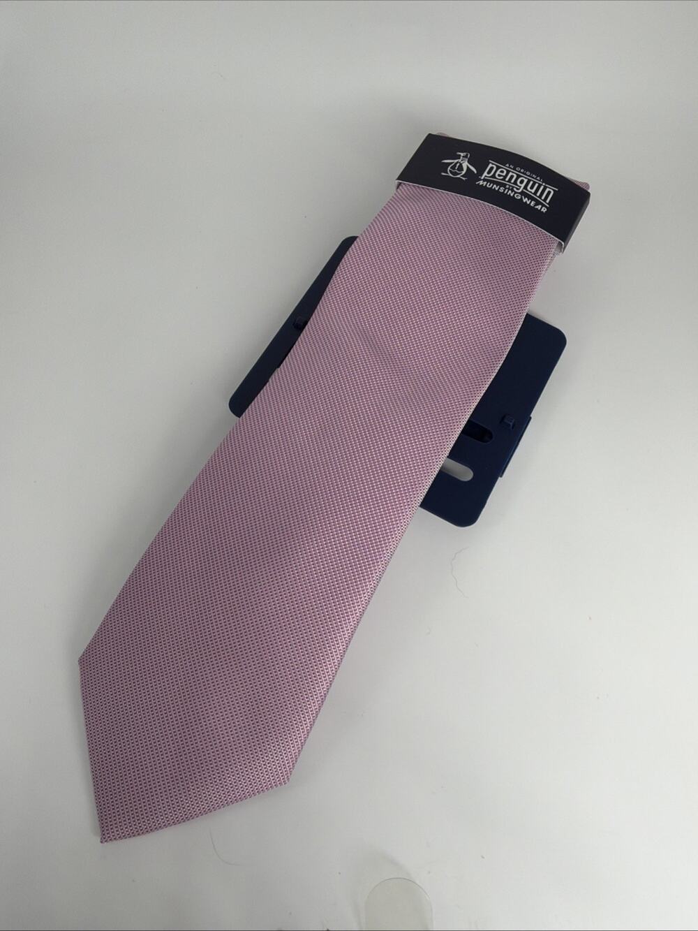 Original Penguin Vigman Solid Tie in Magenta 2.5"X58"